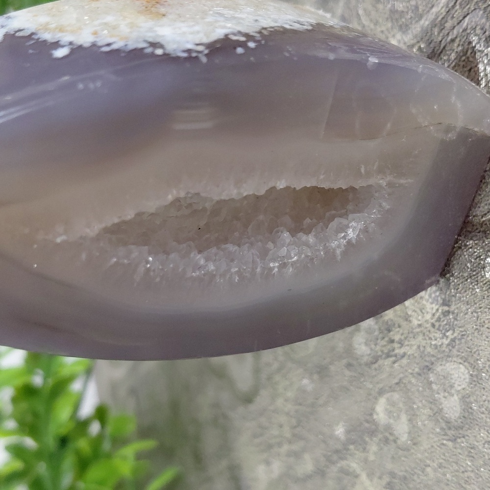 Gray Agate Geode Crystal - Picture 11 of 11